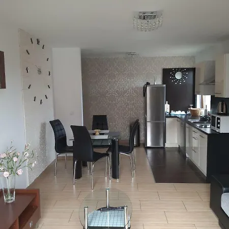 Piotr Apartment